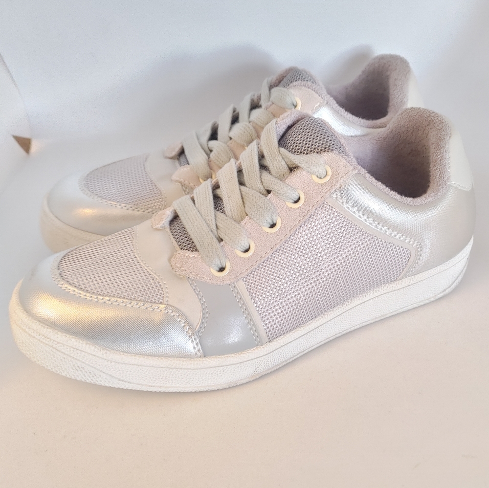 Jeffrey Campbell Court Sneakers Size 7 Gray Grey Silver